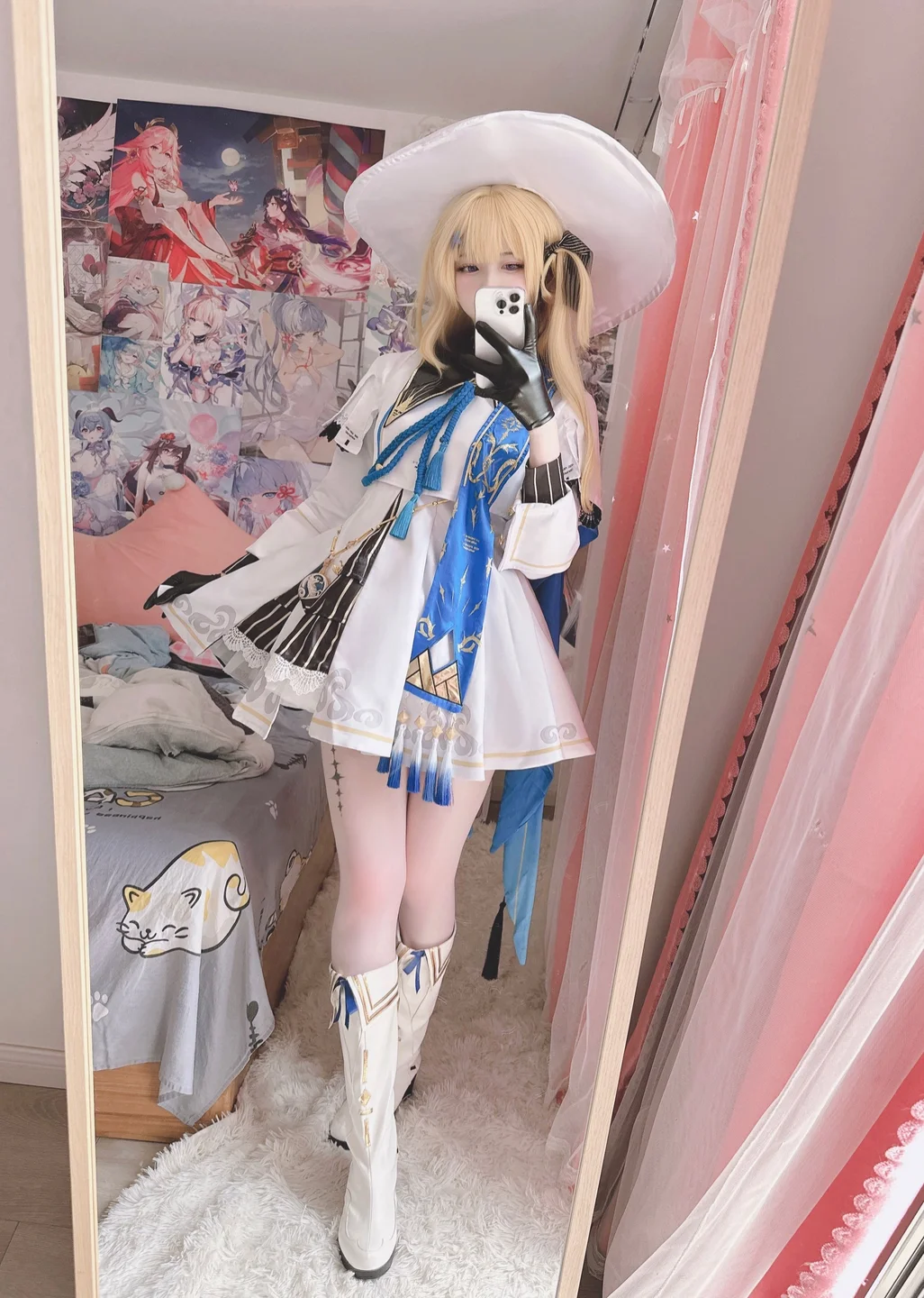 习呆呆 - 25年8月 フィービー [18P,1V-40MB] tg@simisebaisi 【丝足阁】001.webp